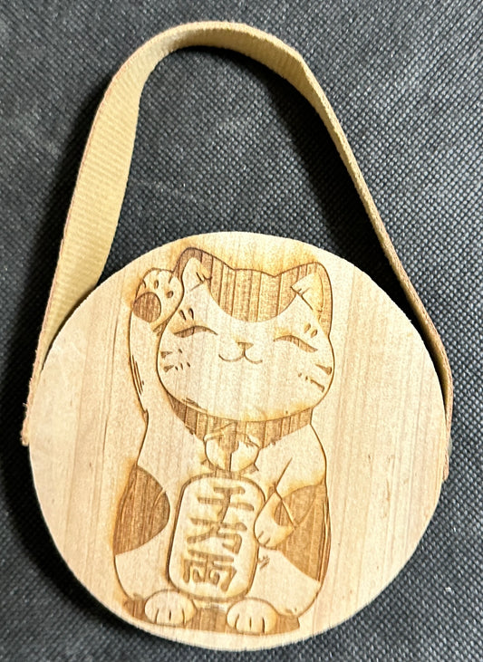 Maneki-neko Hanging Circle Plaque